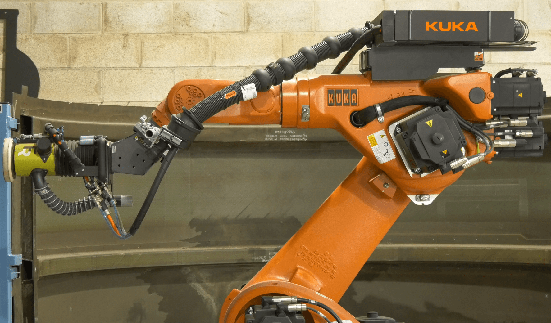 Expertos en PLC, SCADA, robots industriales y líneas automatizadas preparados para integrarse rápidamente en cualquier entorno