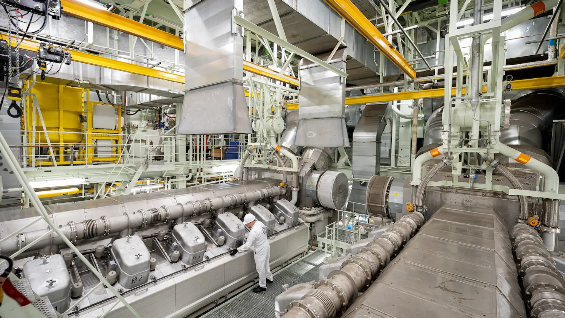 Conexiones y mantenimientos en digitalización de fábrica inteligente